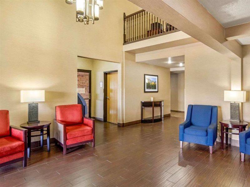 Comfort Inn & Suites Грийли Екстериор снимка