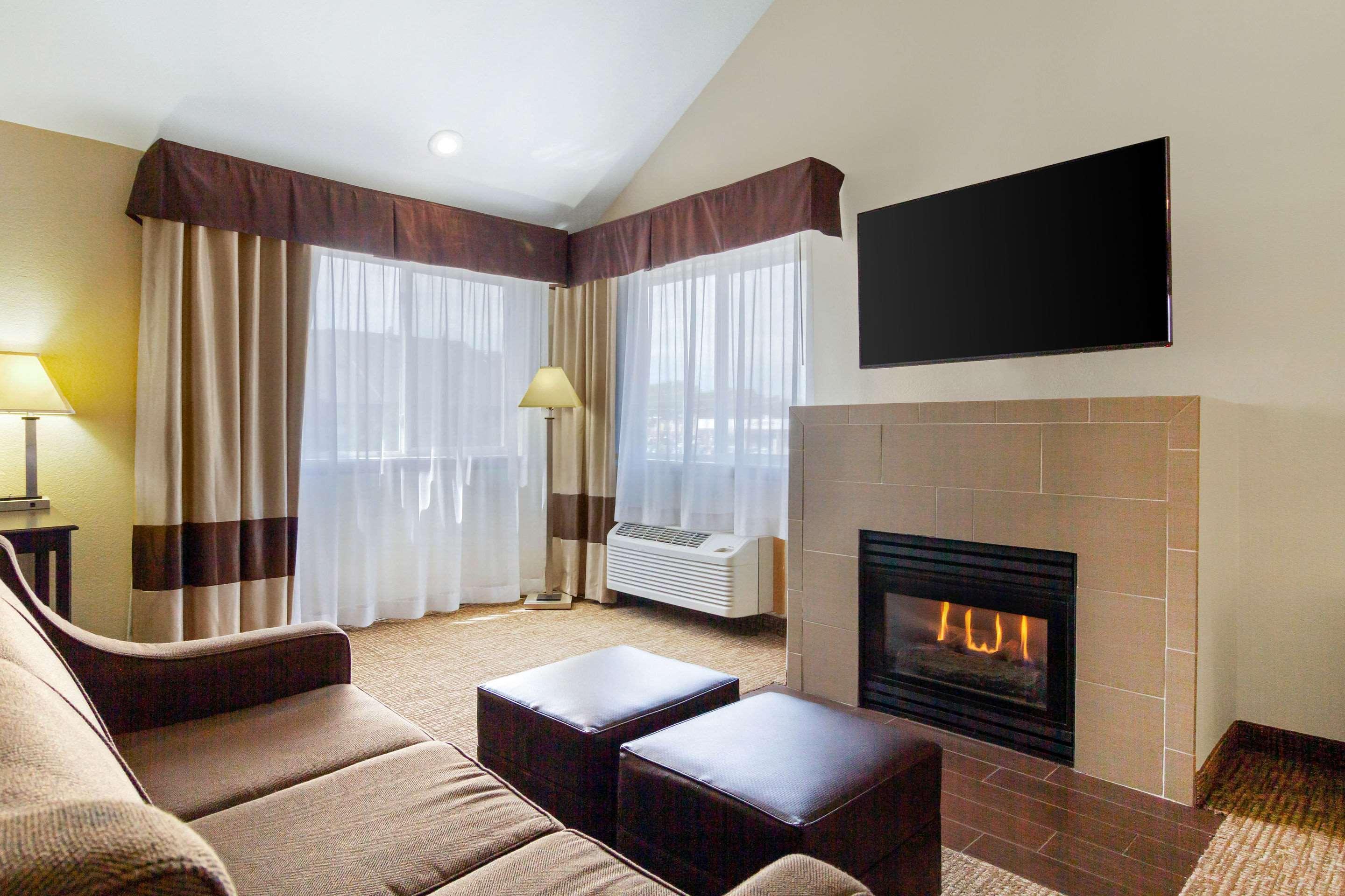 Comfort Inn & Suites Грийли Екстериор снимка