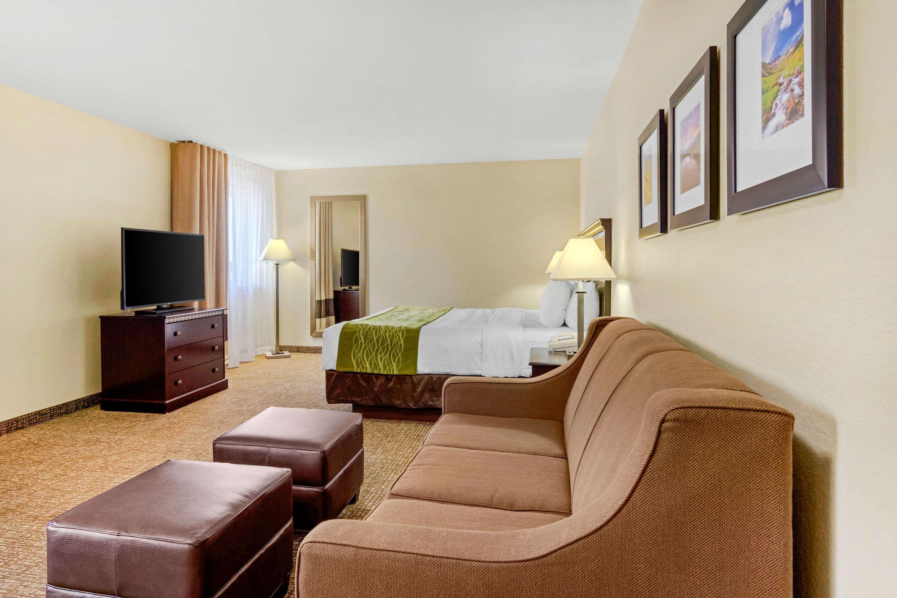 Comfort Inn & Suites Грийли Екстериор снимка