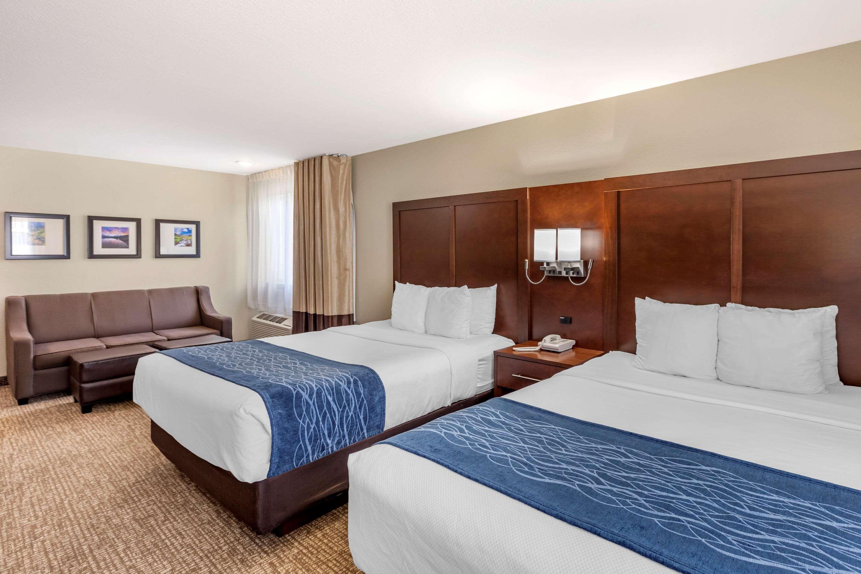 Comfort Inn & Suites Грийли Екстериор снимка