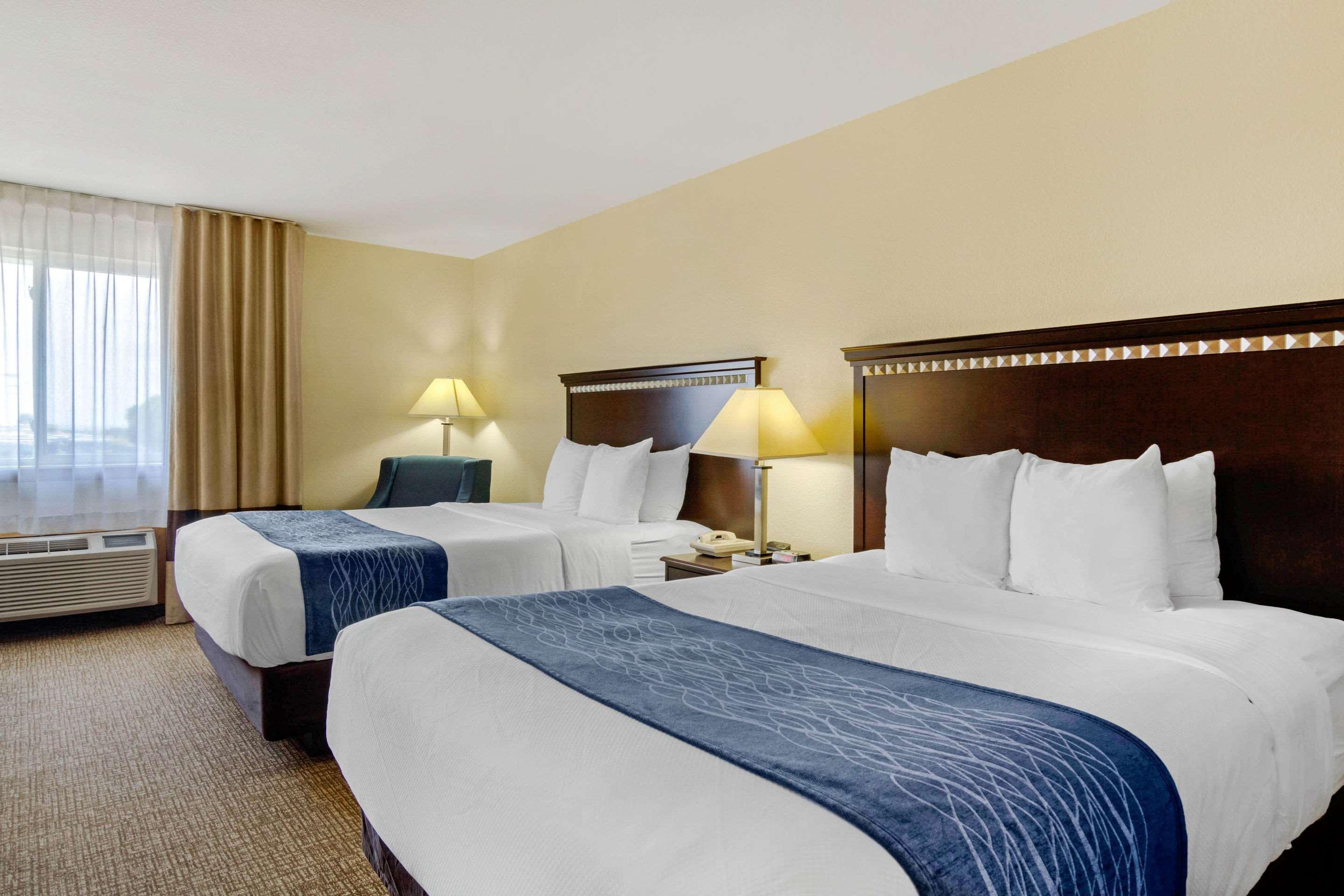 Comfort Inn & Suites Грийли Екстериор снимка