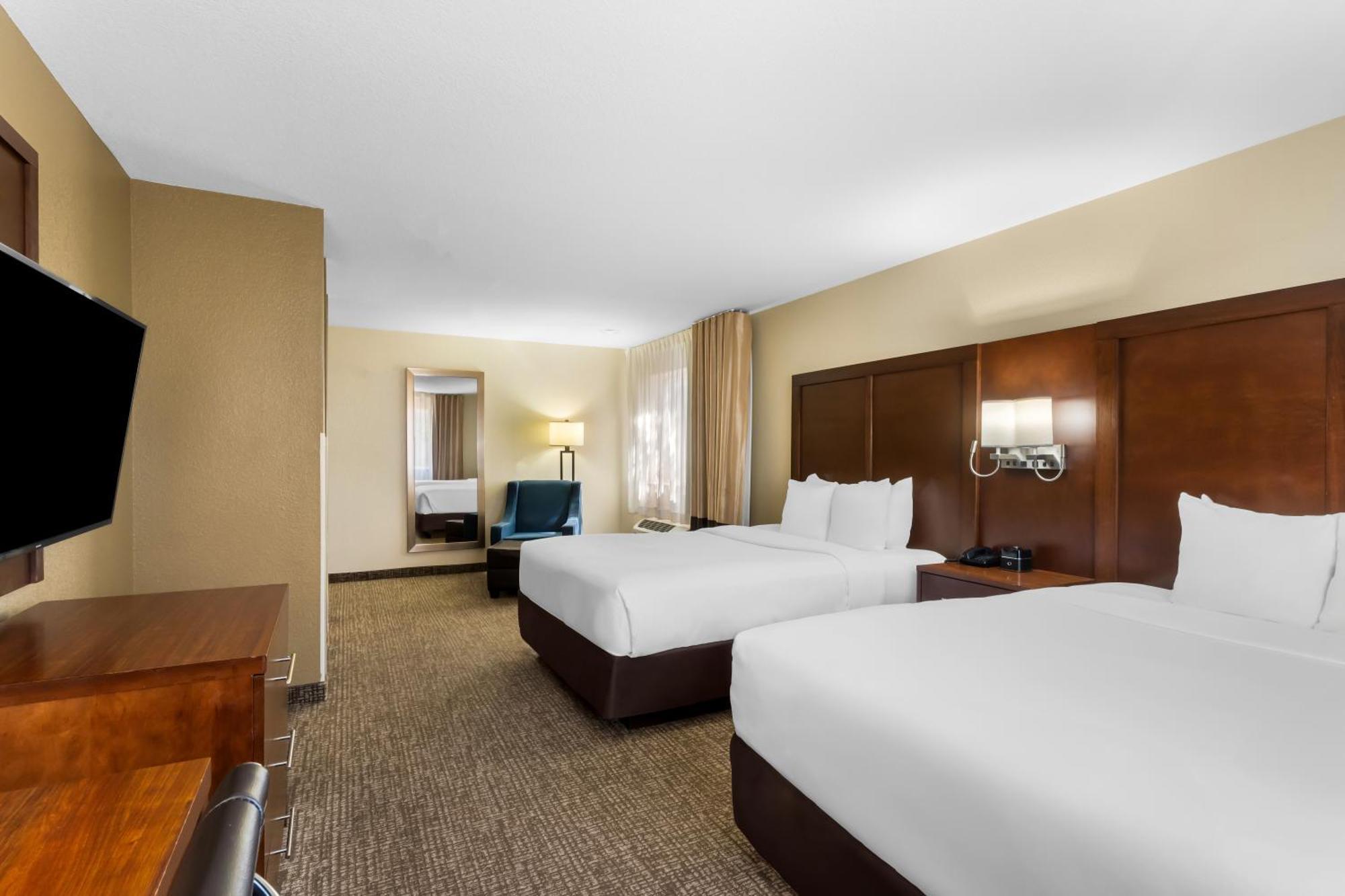 Comfort Inn & Suites Грийли Екстериор снимка