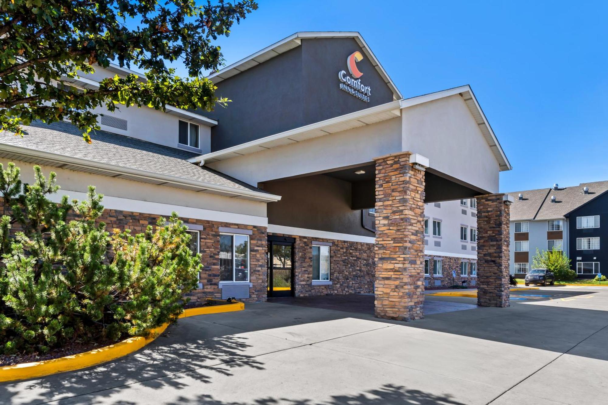 Comfort Inn & Suites Грийли Екстериор снимка